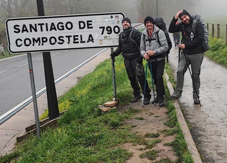 Irmãos Tesser concluem peregrinação no Caminho de Santiago de Compostela